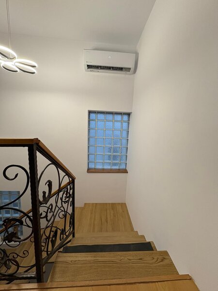 Montaj aer conditionat, igienizare, incarcare freon, reparatii placi