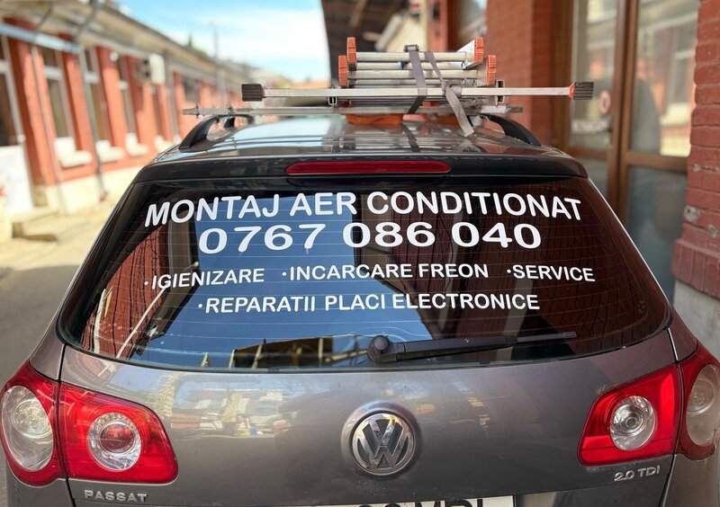 Montaj aer conditionat, igienizare, incarcare freon, reparatii placi